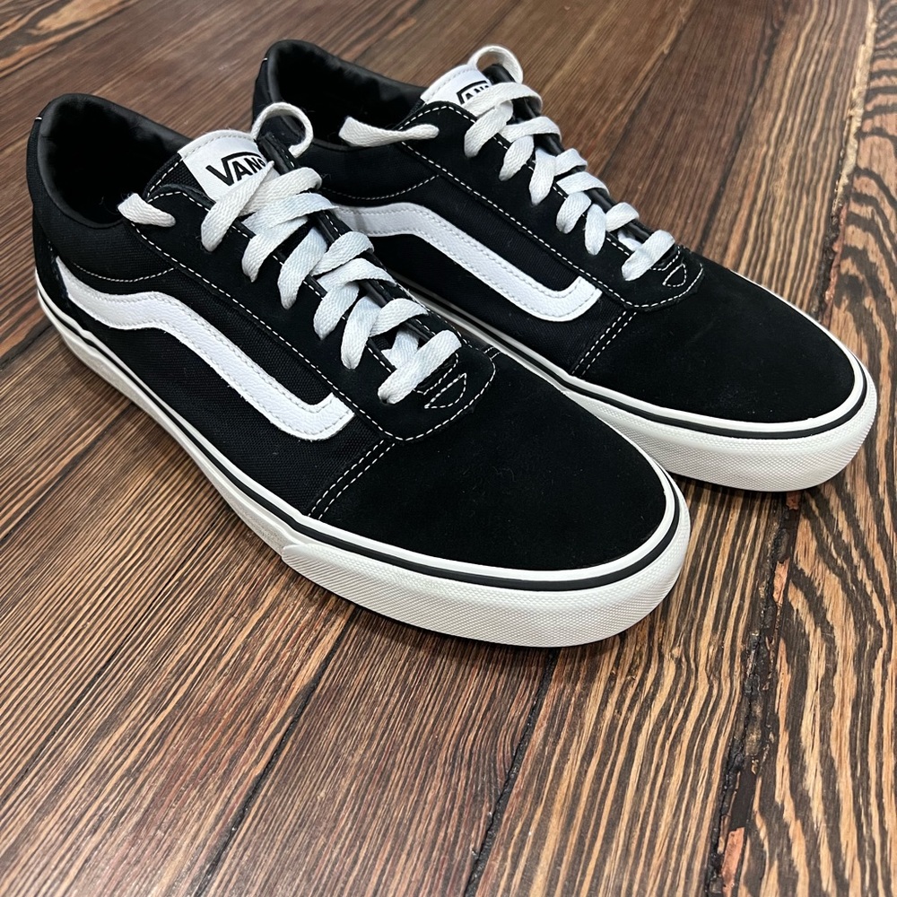 Vans Old Skool Shoes Black and White
